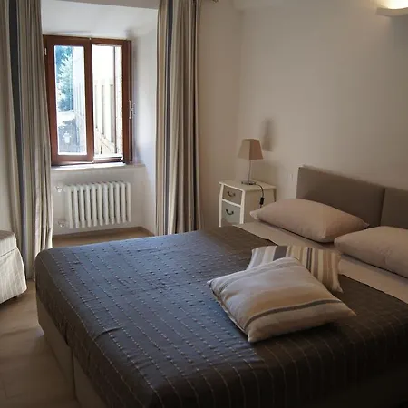 In - Corso Cavour * Orvieto